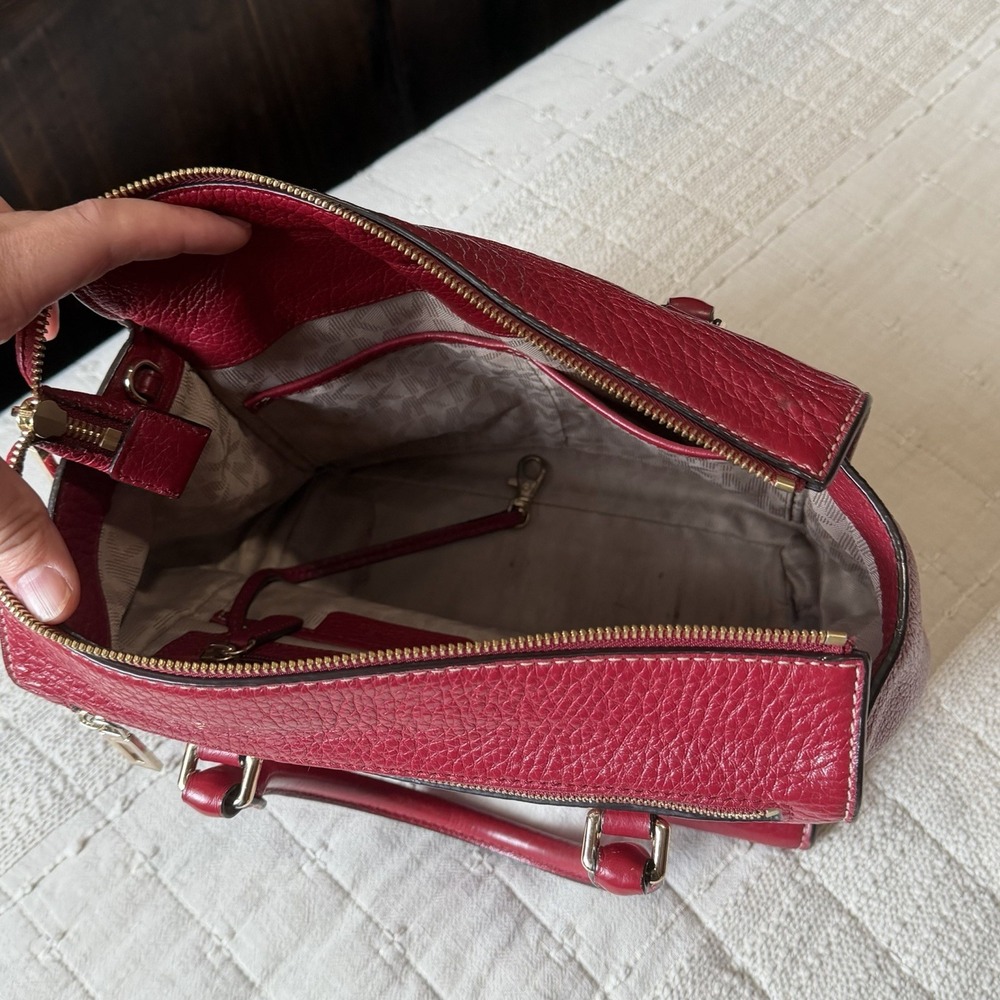 Michael Kors Selby Red Pebbled Leather - Picture 4 of 7